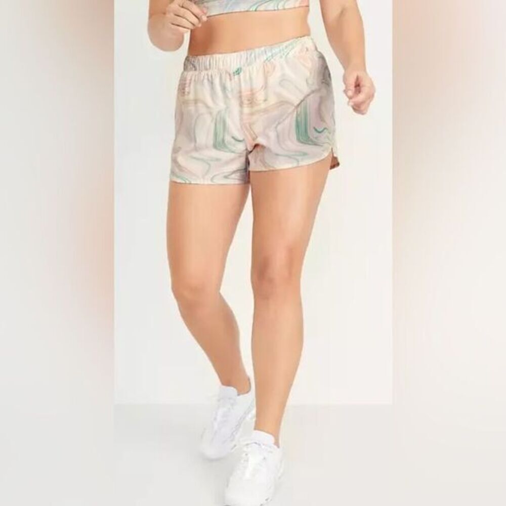 NWT Old Navy Plus Size Active Stretch Athletic Shorts Built in Liner  - …